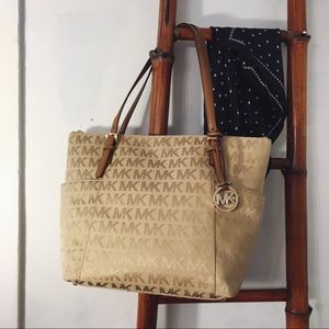 Michael Kors • Jet Set Tote